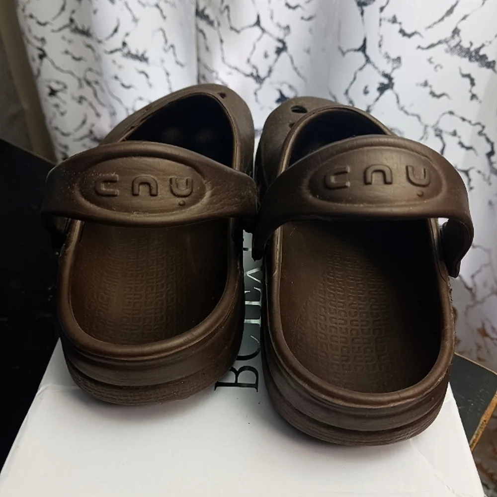 Clogs - Picture 3 of 3